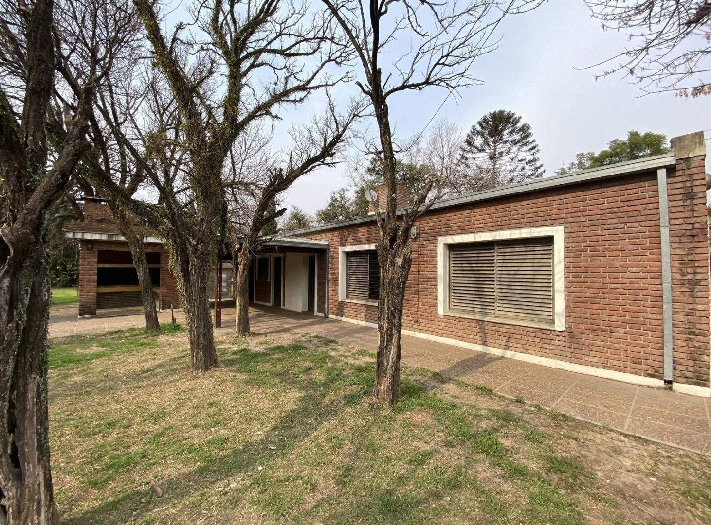 CASA EN VENTA A ESCASOS METROS DE RUTA Nº1 ALTURA KM 2,5