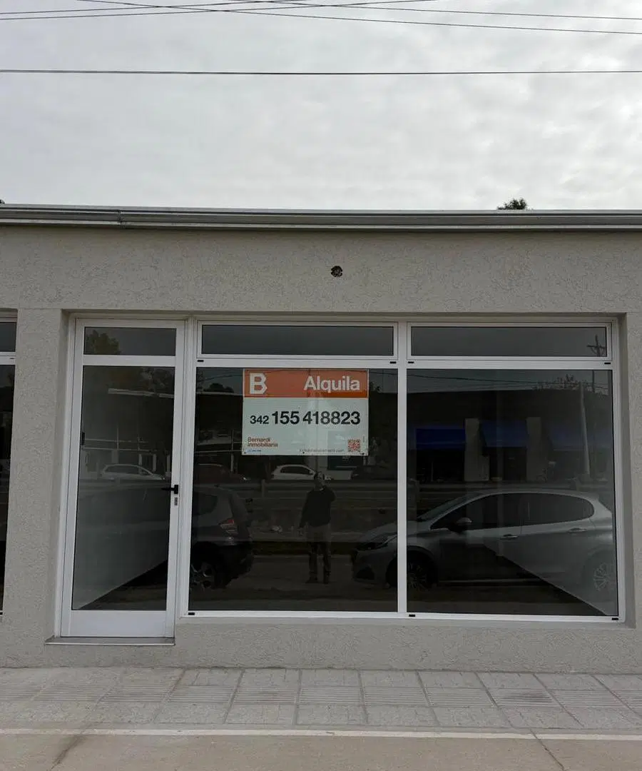 LOCAL COMERCIAL SOBRE COLECTORA RUTA 1 KM 3,5 LADO ESTE 4