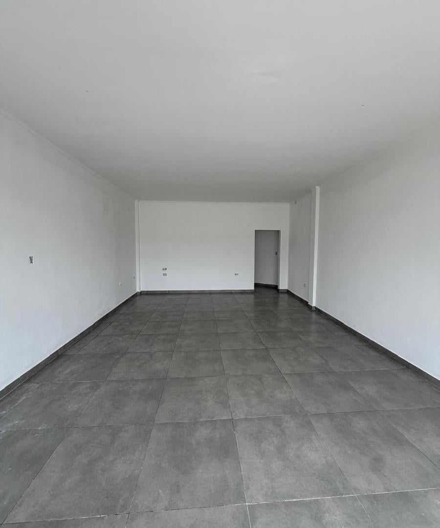 Foto de LOCAL COMERCIAL SOBRE COLECTORA RUTA 1 KM 3,5 LADO ESTE, imagen 5