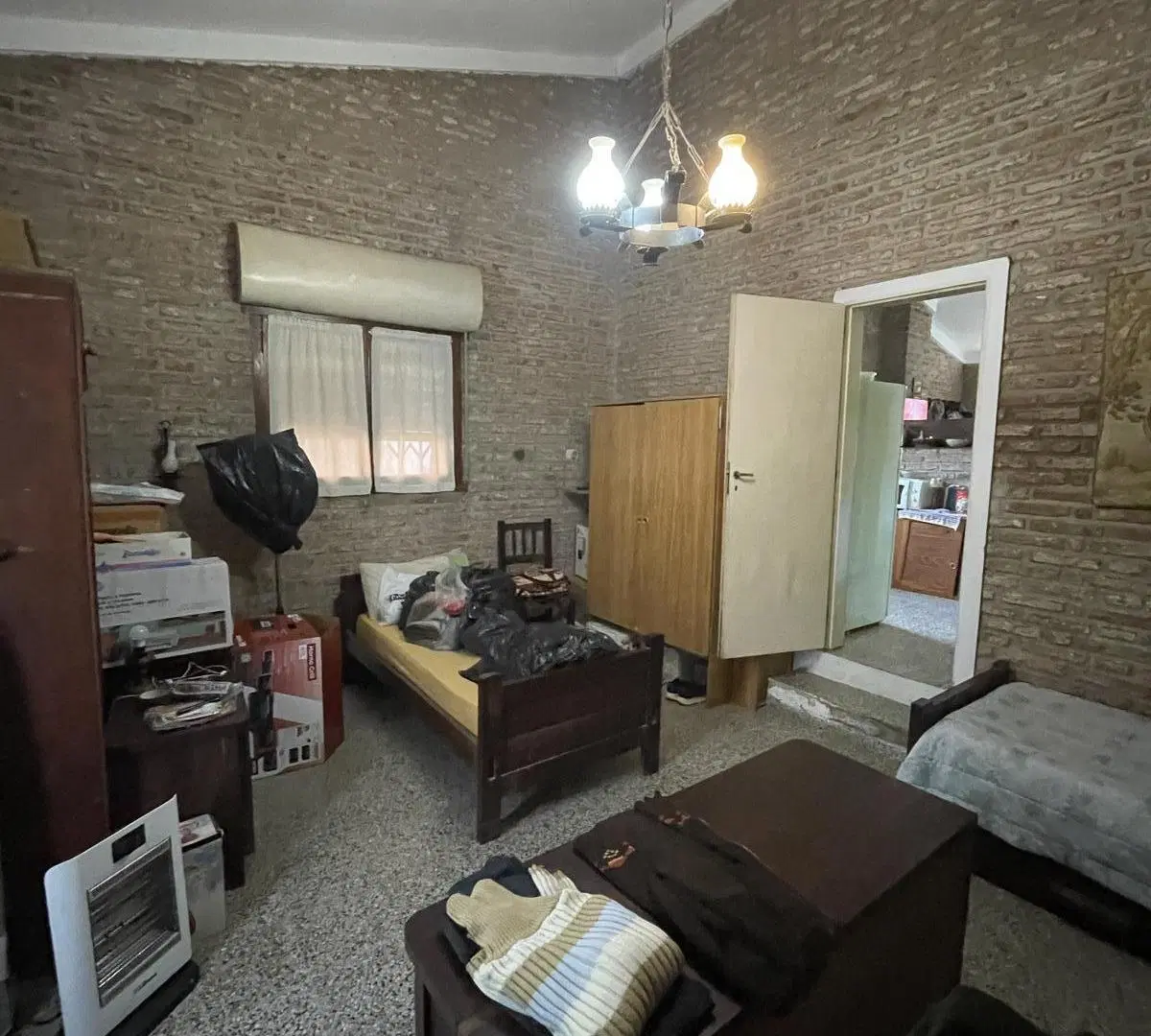 CASA EN VENTA/ALQUILER EN CALLE ANTON MARTIN AL 2700 8
