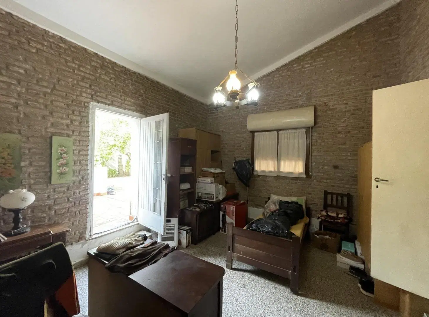 CASA EN VENTA/ALQUILER EN CALLE ANTON MARTIN AL 2700 3