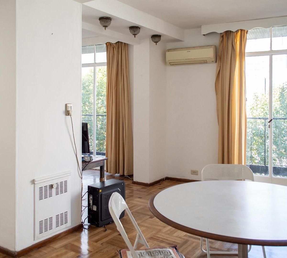 Foto de PISO de CINCO AMBIENTES ANTIGUO EXCELENTE ZONA, imagen 4