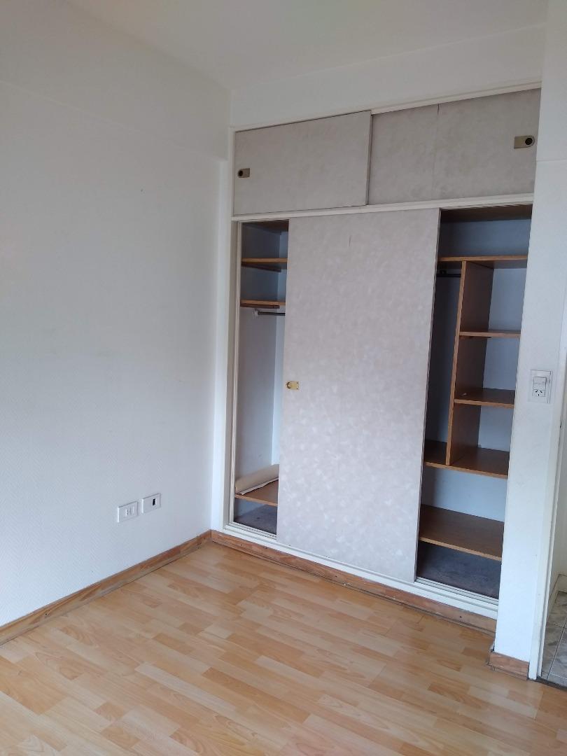 Foto de DOS AMBIENTES AMPLIOS - BALCÓN - COCINA A NUEVO IMPECABLE -, imagen 4