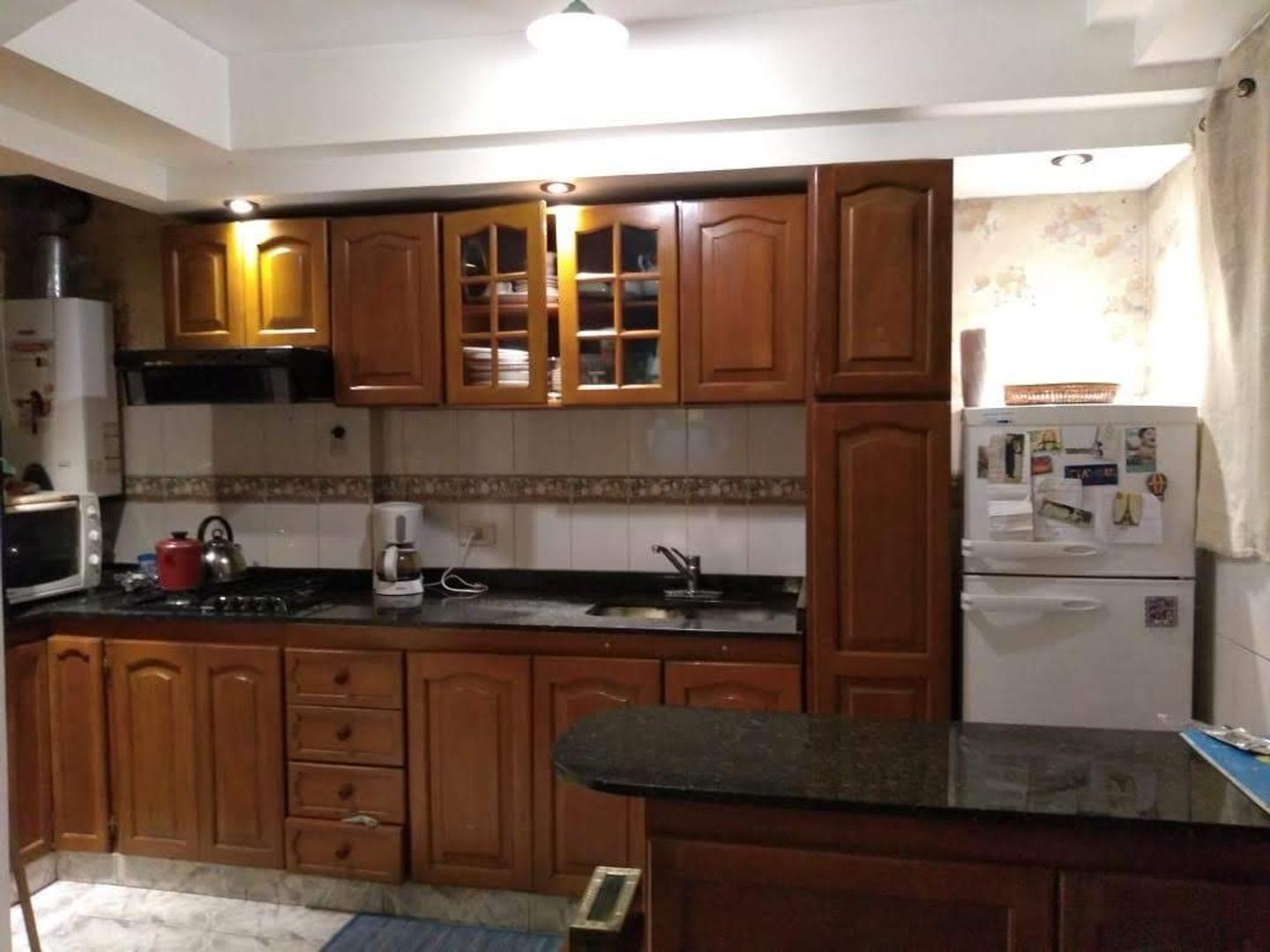 Foto de DOS AMBIENTES AMPLIOS - BALCÓN - COCINA A NUEVO IMPECABLE -, imagen 3