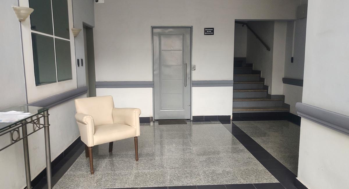 Foto de DEPARTAMENTO CENTRICO DE 2 DORMITORIOS Y COCHERA - DEPARTAMENTO - SANTA, imagen 3