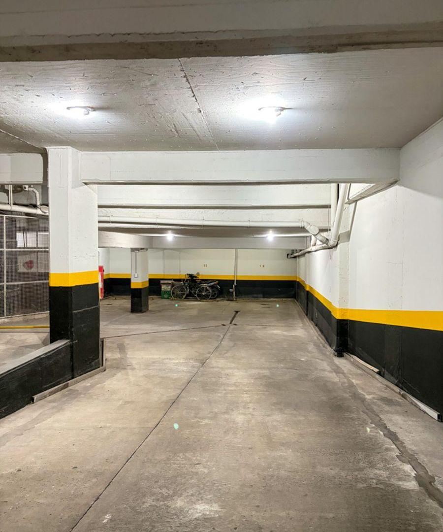 Foto de Espacio de cochera en subsuelo, con portones automaticos y autoelevador., imagen 2