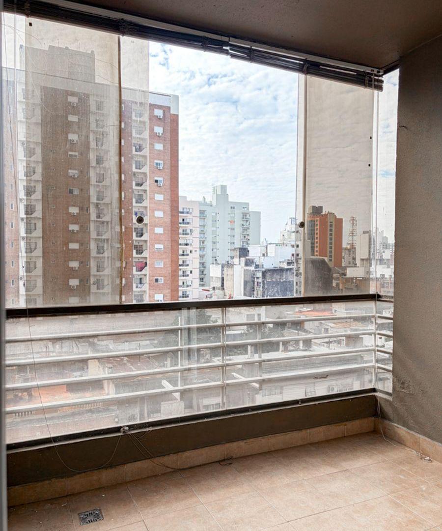 Foto de AMPLIO DEPARTAMENTO DE 2 DORMITORIOS - ZONA CENTRO, imagen 3