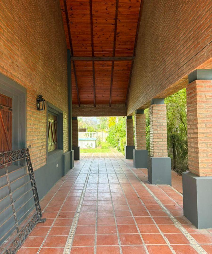 Foto de GRAN QUINTA CON 2005 M² DE TERRENO - GALERÍA CON ASADOR, PILETA, CANCHA, imagen 4