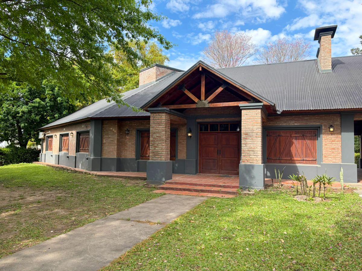 Foto de GRAN QUINTA CON 2005 M² DE TERRENO - GALERÍA CON ASADOR, PILETA, CANCHA, imagen 1