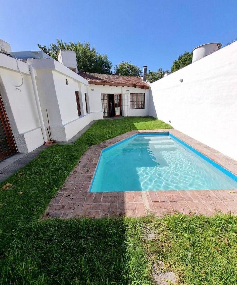 Foto de ALQUILO - CASA 3 DORM C/ PILETA - PEHUAJO 1540 - JARDIN, imagen 1