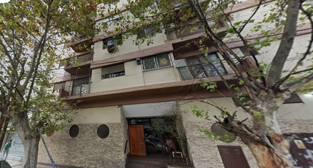 DEPARTAMENTO 3 AMBIENTES AL FRENTE CON BALCON