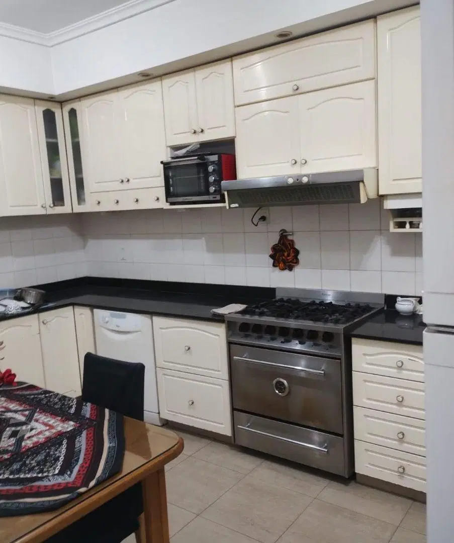 CHALET DE 6 AMB EN TRES PLANTAS CON GARAGE Y PATIO 2