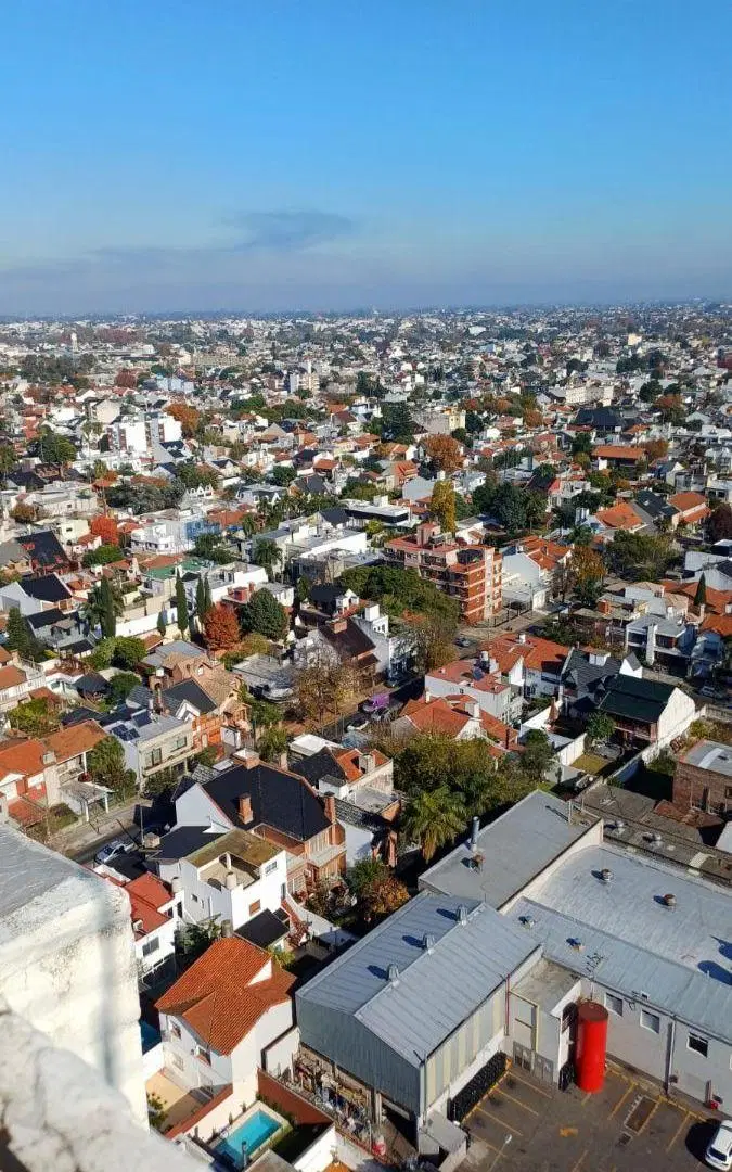 DEPARTAMENTO DE 2 AMB. AL FRENTE CON BALCON APTO PROFESIONAL 4