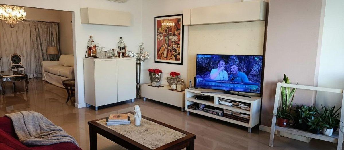 Foto de ELEGANTE CASA DE 2 PISOS, imagen 2