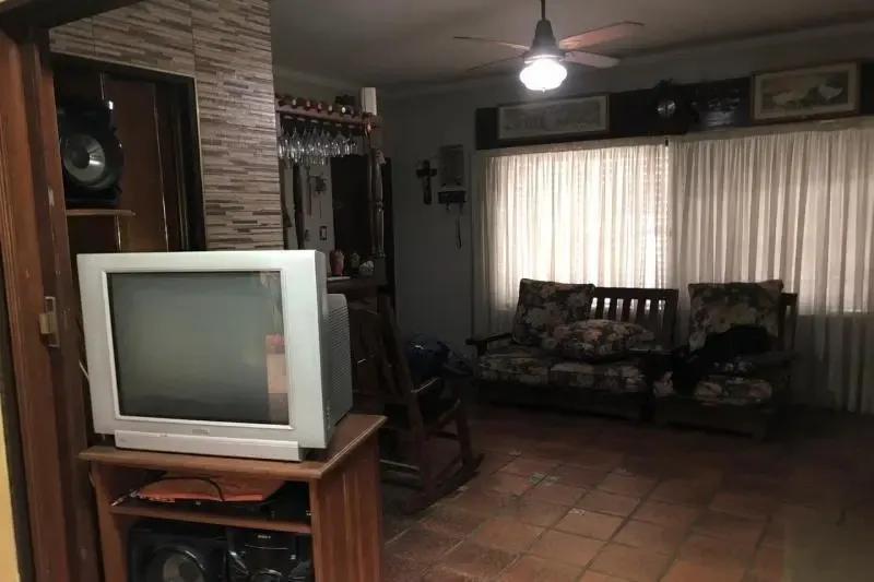 Foto de CHALET 7 AMBIENTES BARRIO DON BOSCO RAMOS MEJIA, imagen 4