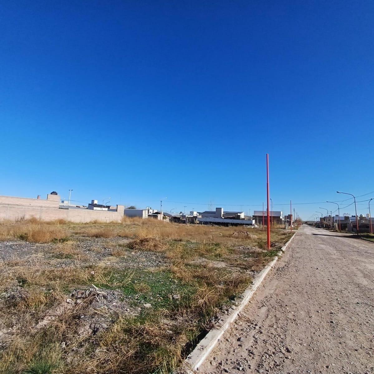 Terreno en Venta General Fernandez Oro 2