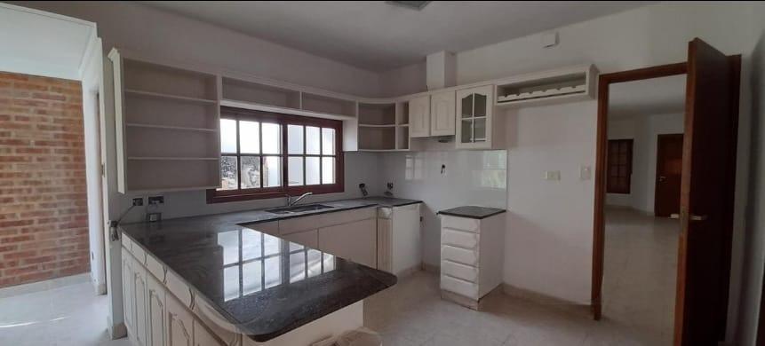 Casa Gerencial en Barrio Manzanar, Cipolletti 4