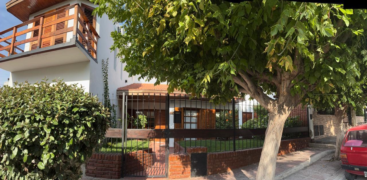 Casa gerencial en Santa Genoveva