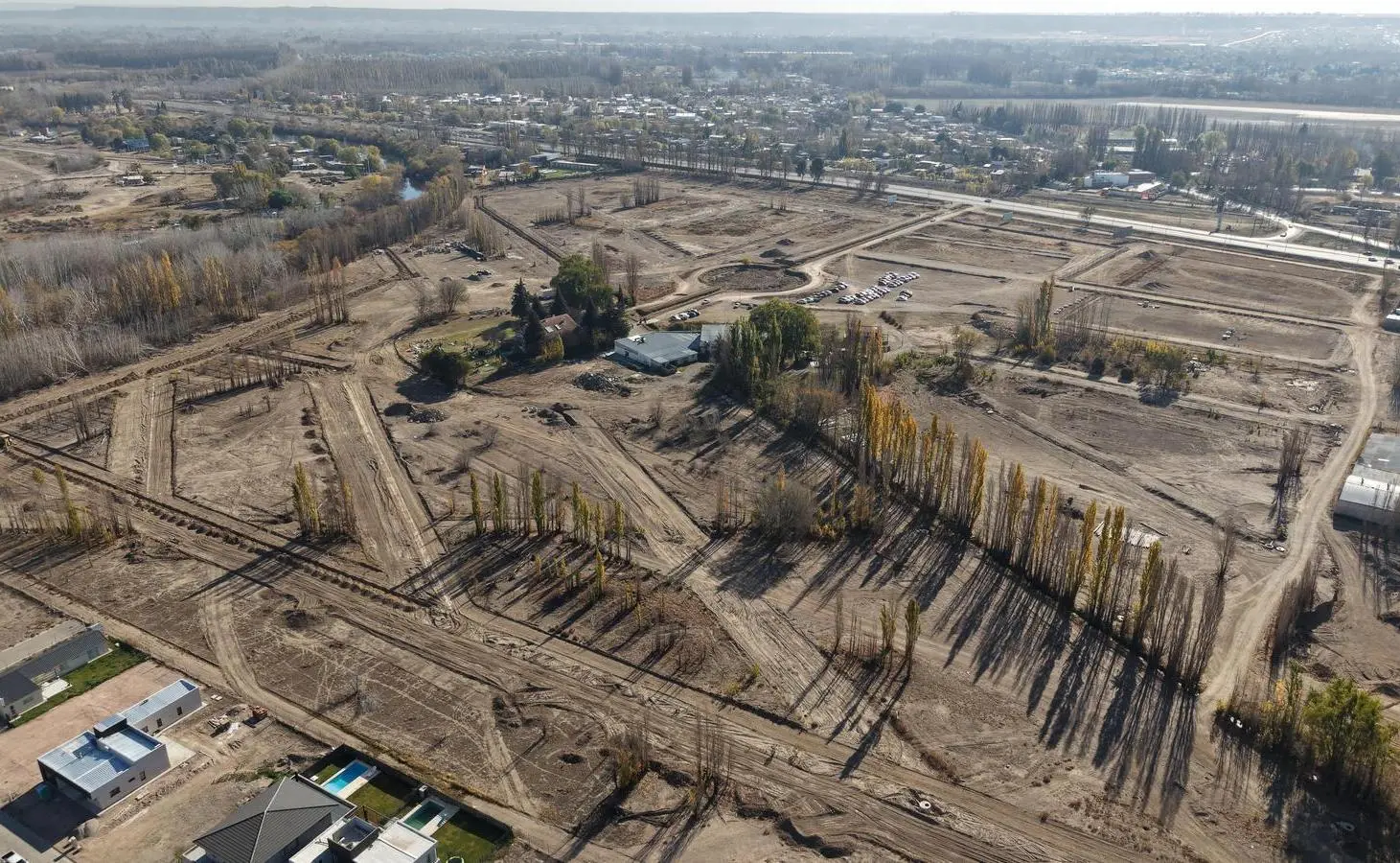 Lotes en Zona de Fincas con Costa de Río y Servicios Subterráneos La Reserva Barrio Botánico 3