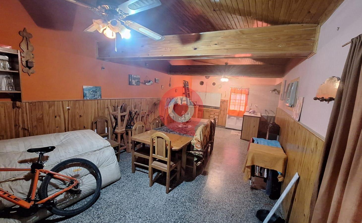 Casa en Cipolletti. Chile al 1000