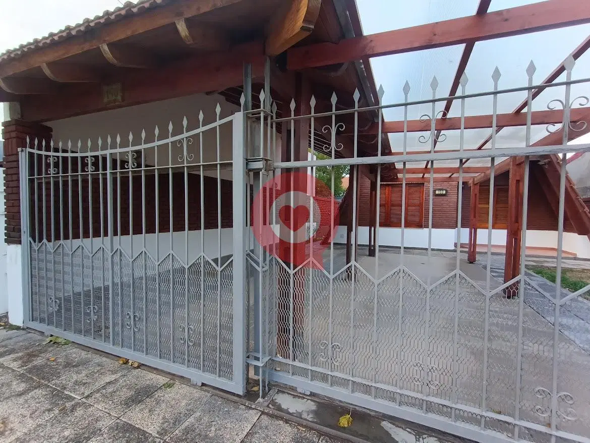 Casa Amueblada en Alquiler en Neuquén Capital 2
