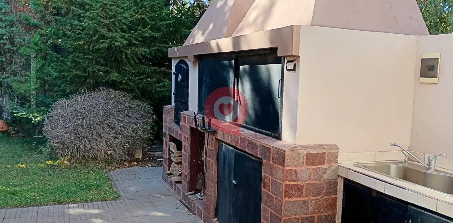 Casa en venta en Villa El Chocon, Neuquén 4