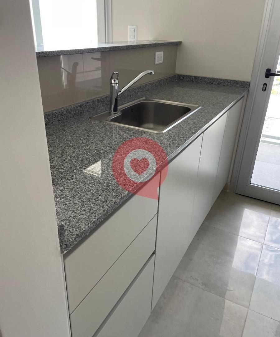 Foto de VENTA Depto. 3 dormitorios. (Uno en suite.) c/ cochera y Baulera, imagen 1