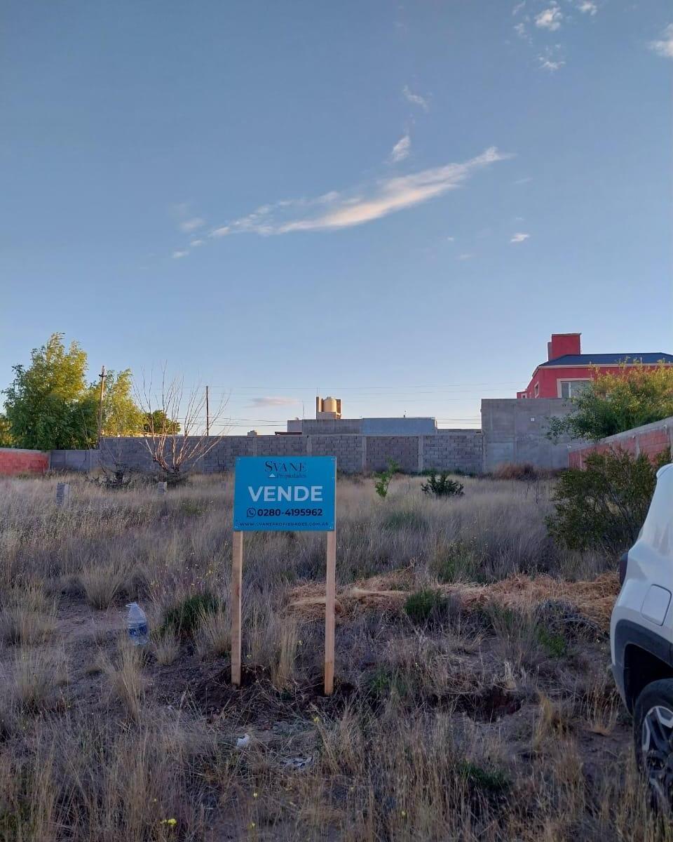 Lote en Venta Jume E/ Av de Los Avellanos y Rauli Precio U$d34.000 3