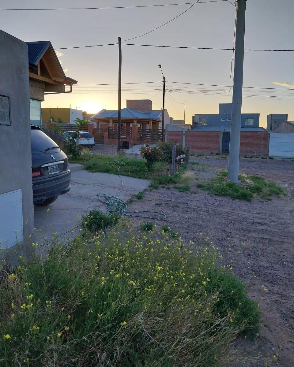 Lote en Venta Jume E/ Av de Los Avellanos y Rauli Precio U$d34.000 4