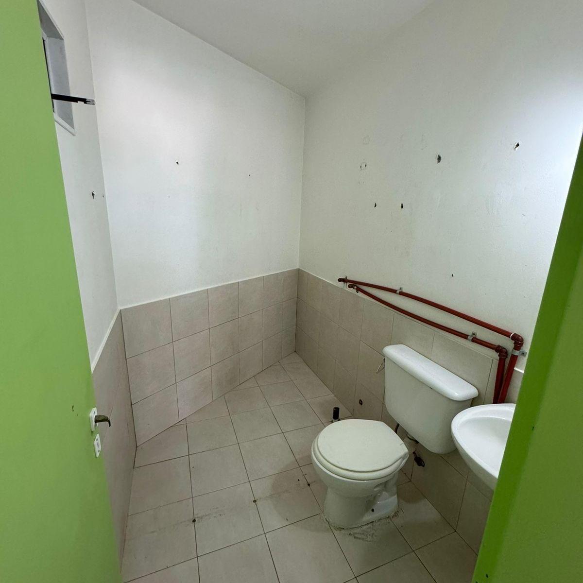 Local en Venta Marcelo T. Alvear E Hipolito Yrigoyen Precio U$d155.000 4