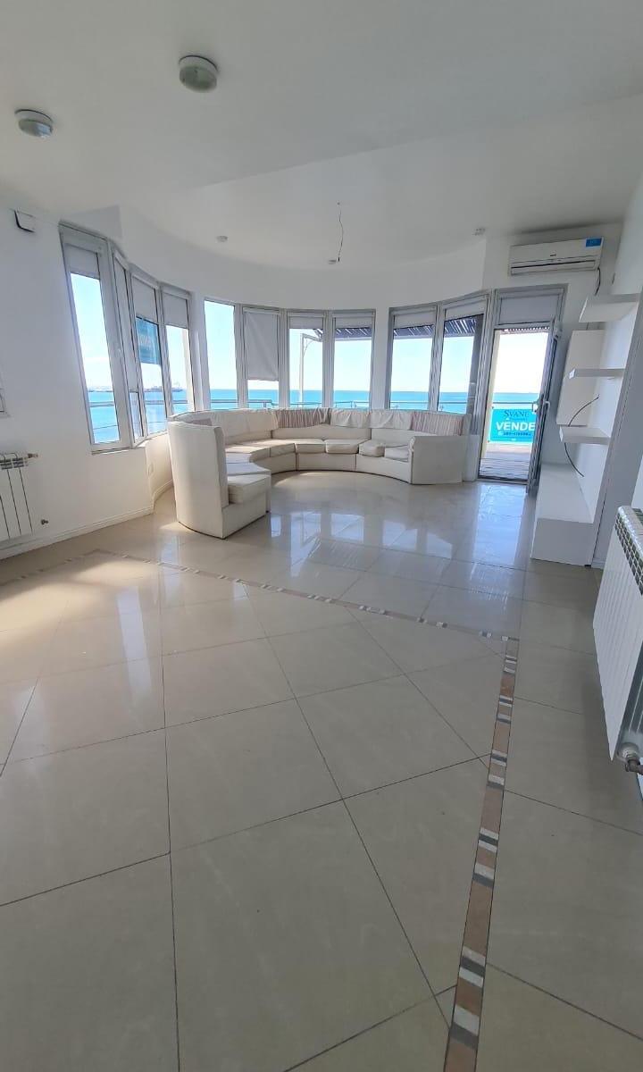 Triplex en Venta 4 Dorm Lino Lacunza N°44 y El Mar Precio U$d398.000 1