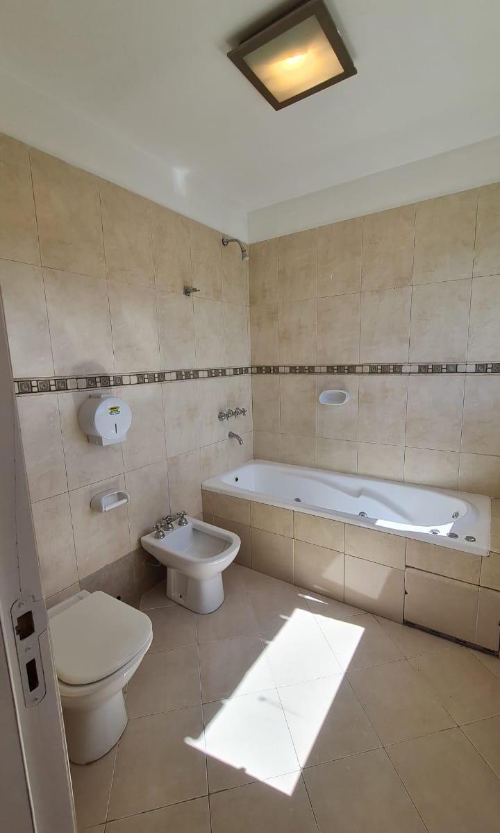 Triplex en Venta 4 Dorm Lino Lacunza N°44 y El Mar Precio U$d398.000 4