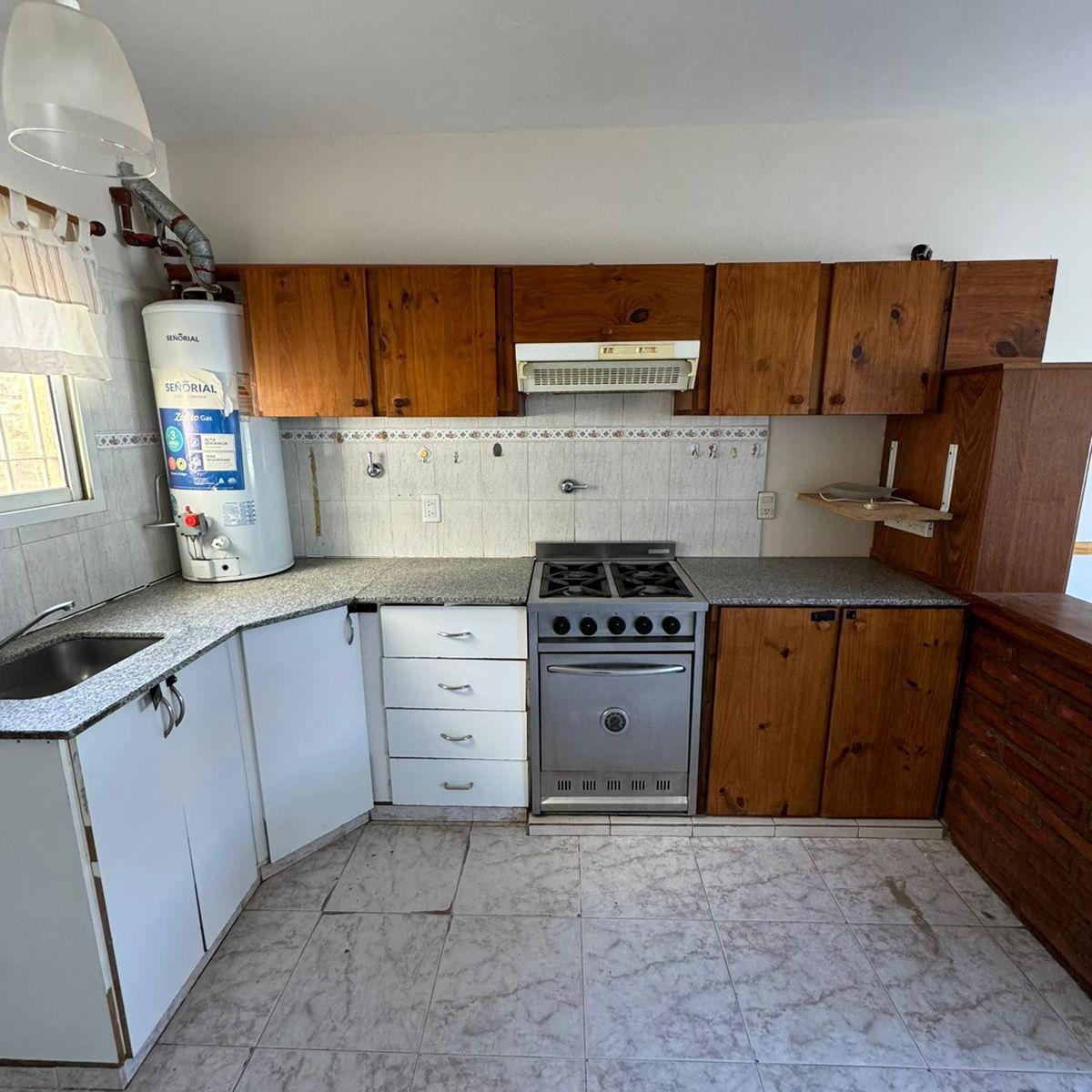 Duplex en Venta 3 Dorm Dorrego N°679 E/ Juan B. Justo y Alvear Precio U$d92.000 4