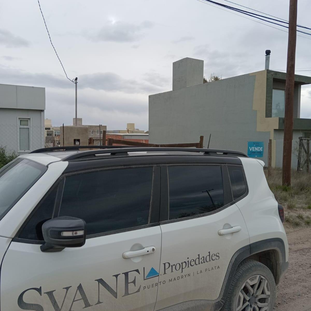 Lote en Venta Grosellar N°366 E/ Verbena y Cortaderas Precio U$d37.000 5