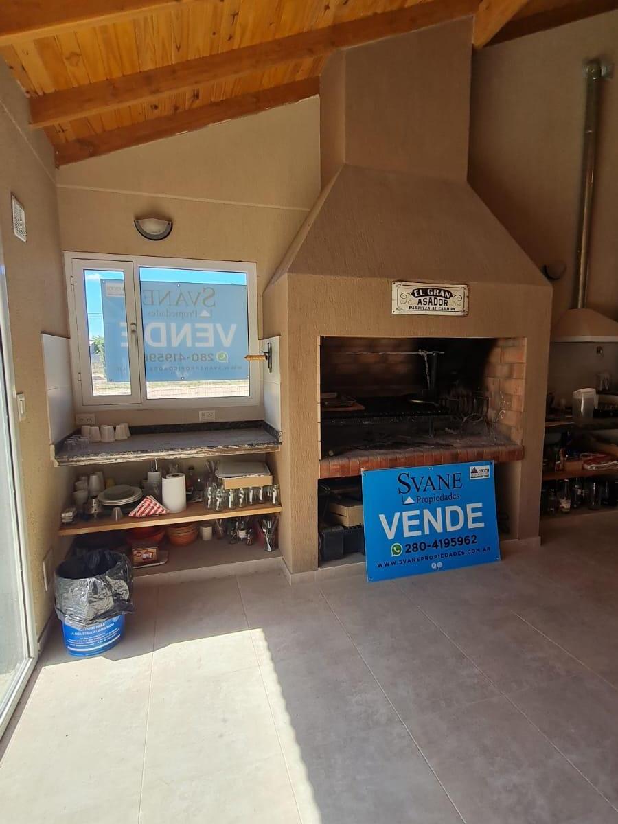 Casa en Venta 1 Dorm Caña Colihue N°1556 E/ Sauco y Mosqueta Precio U$d82.000 5