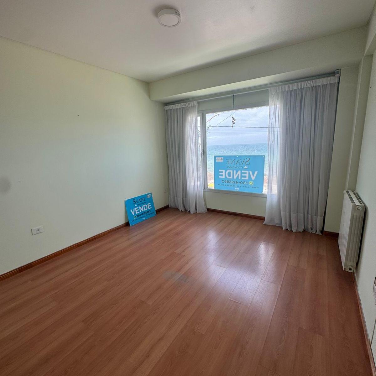 Casa en Venta 4 Dorm Av Rawson y Formosa Precio U$d780.000 2