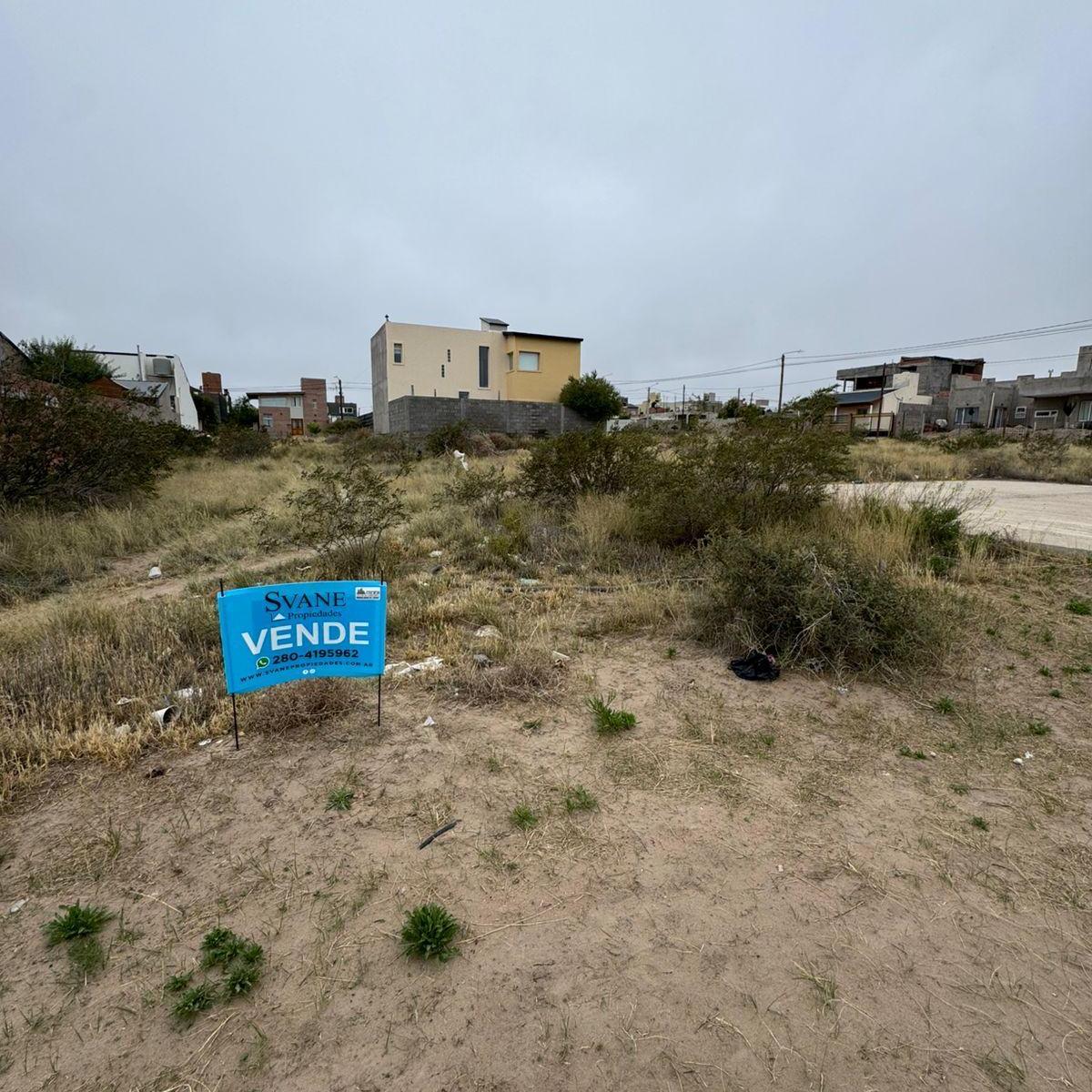 Lote en Venta Av de Los Avellanos E/ Michai y Verbena Precio U$d45.000 5