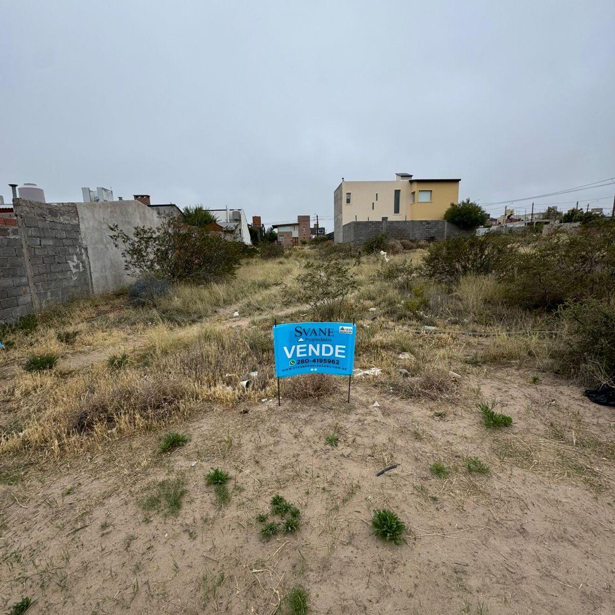 Lote en Venta Av de Los Avellanos E/ Michai y Verbena Precio U$d45.000 4