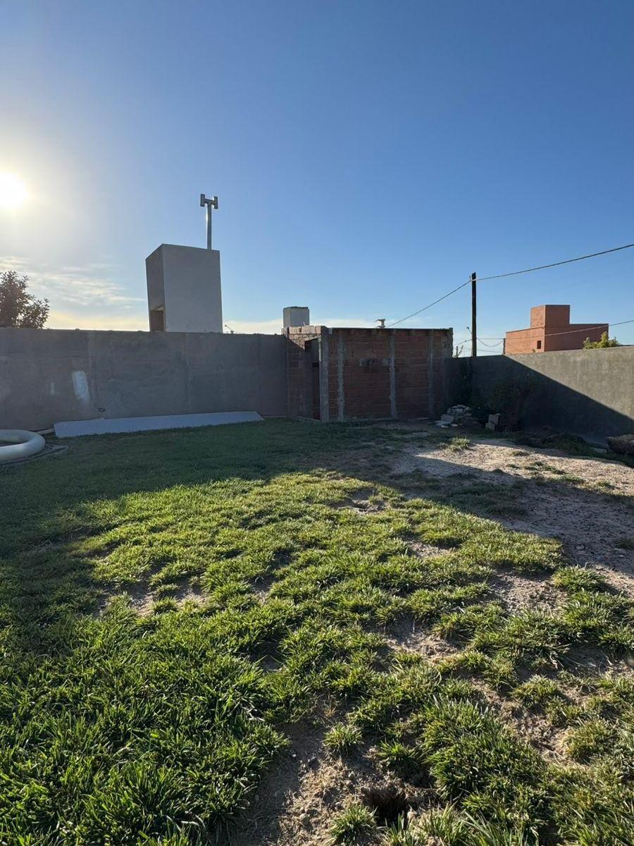 Casa en Venta 3 Dorm Rauli N°4103 y Michai Precio U$d230.000 2