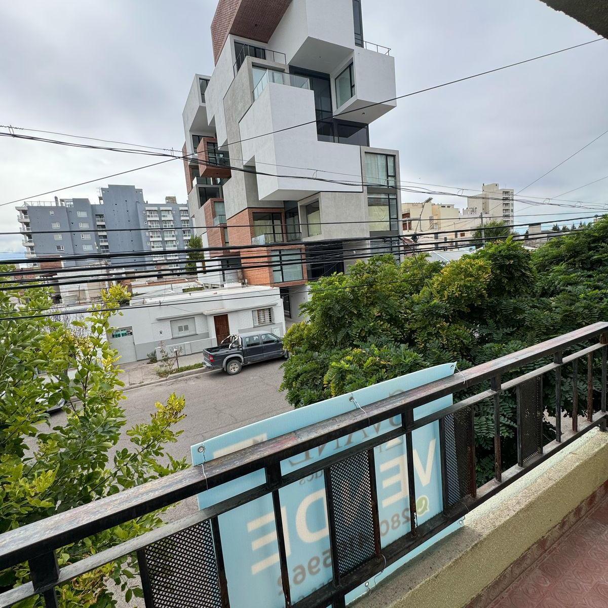 Casa en Venta 3 Dorm 25 de Mayo N°719 E/ España y Albarracín Precio U$d350.000 4