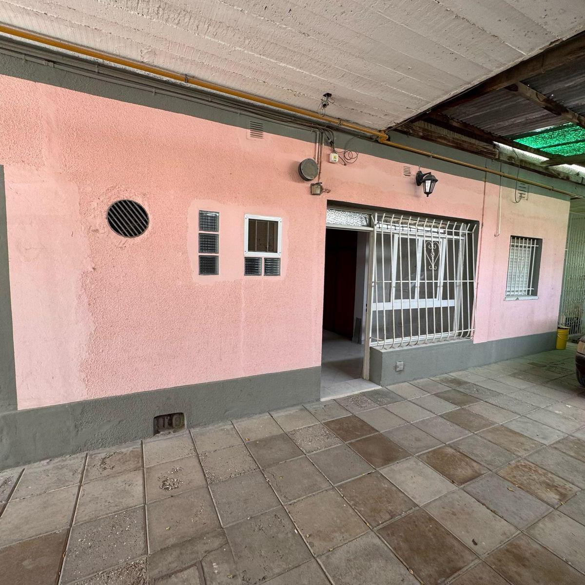 Casa en Venta 3 Dorm 25 de Mayo N°719 E/ España y Albarracín Precio U$d350.000 3