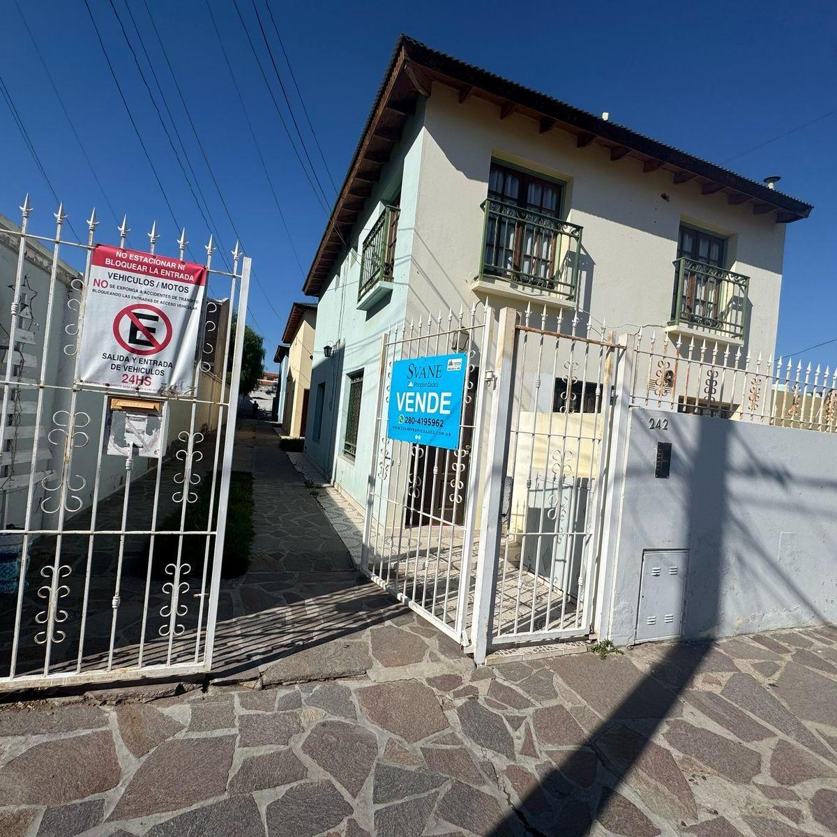 Duplex en Venta 2 Dorm España N°242 E/ Mitre y Marcos a Zar Precio U$d115.000 4