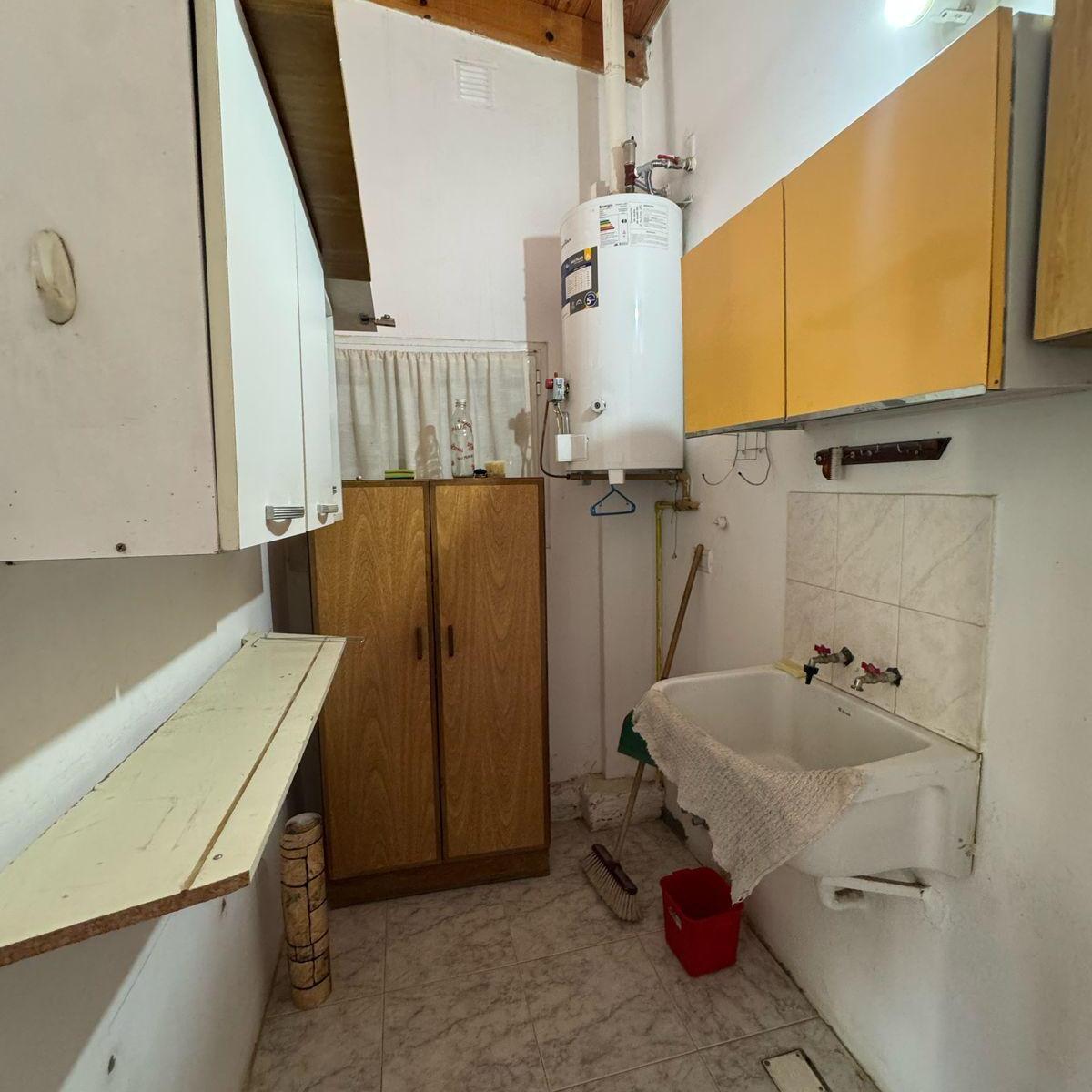 Casa en Venta Dorrego N°646 E/ Alvear y Juan B. Justo Precio U$d230.000 3