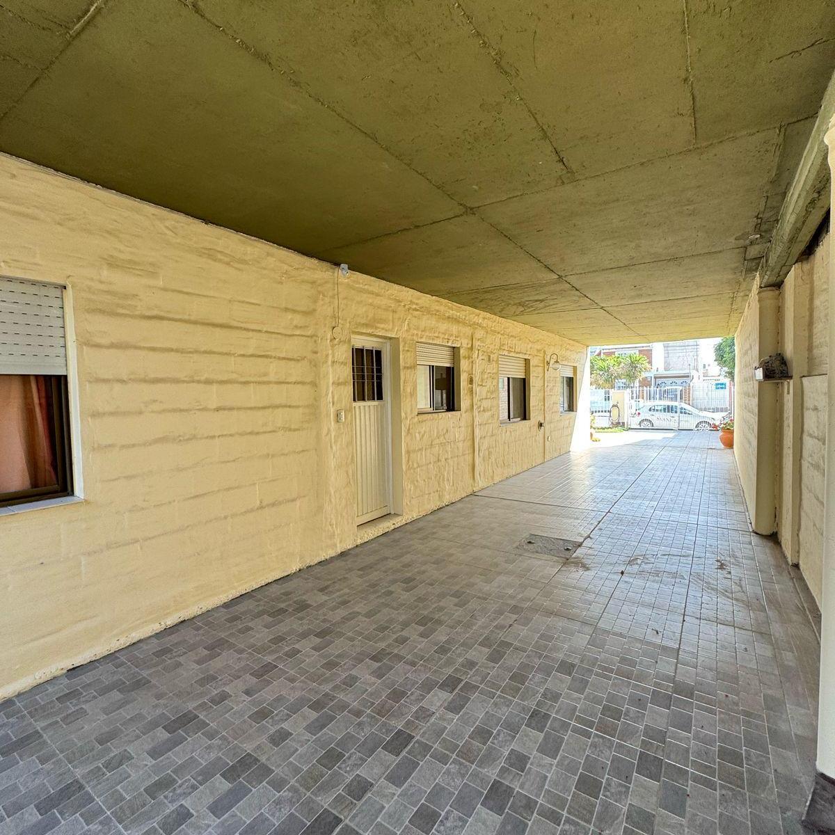Casa en Venta Dorrego N°646 E/ Alvear y Juan B. Justo Precio U$d230.000 4