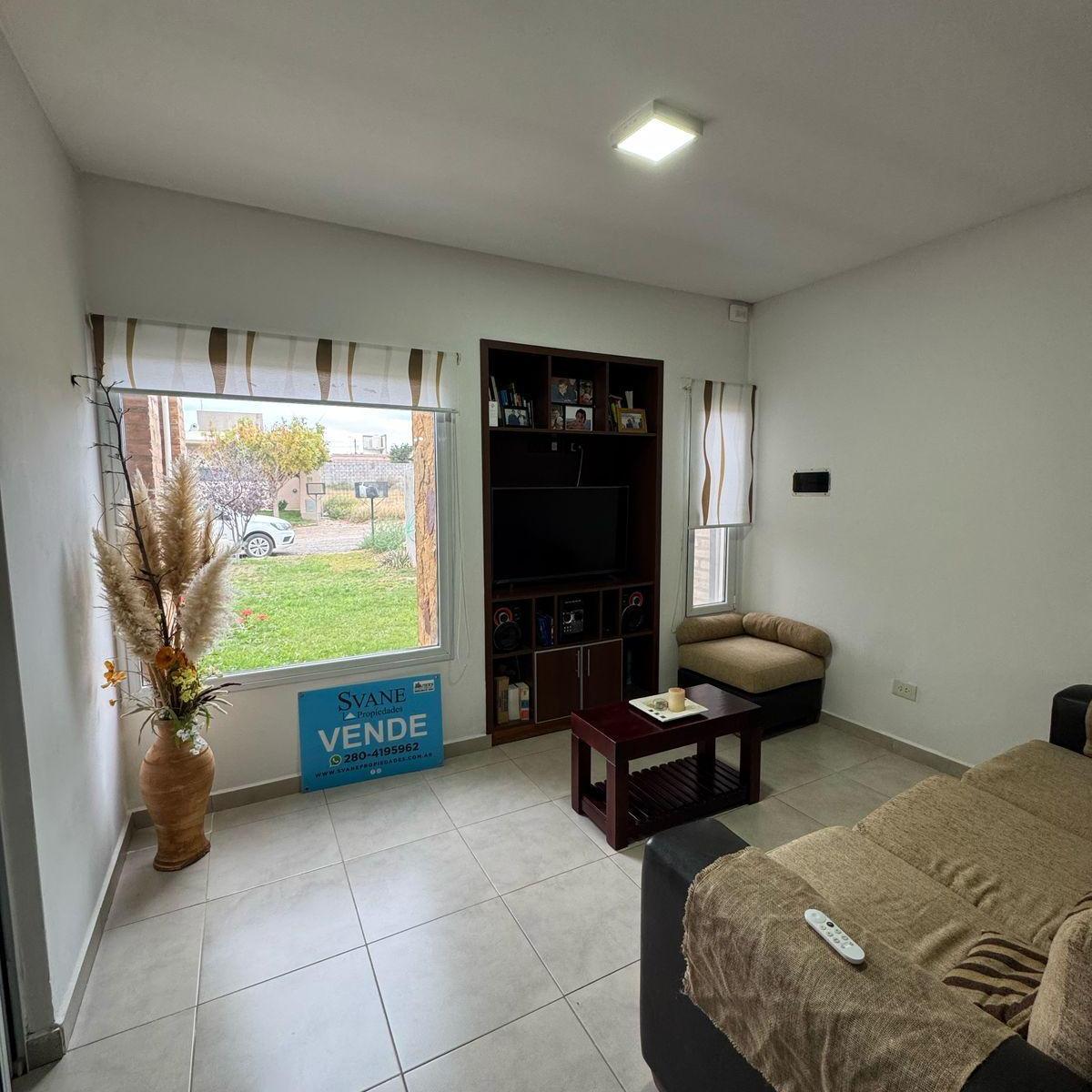 Casa en Venta 3 Dorm Neneo N°3951 E/ Caña Colihue y Los Paraisos U$d185.000 1