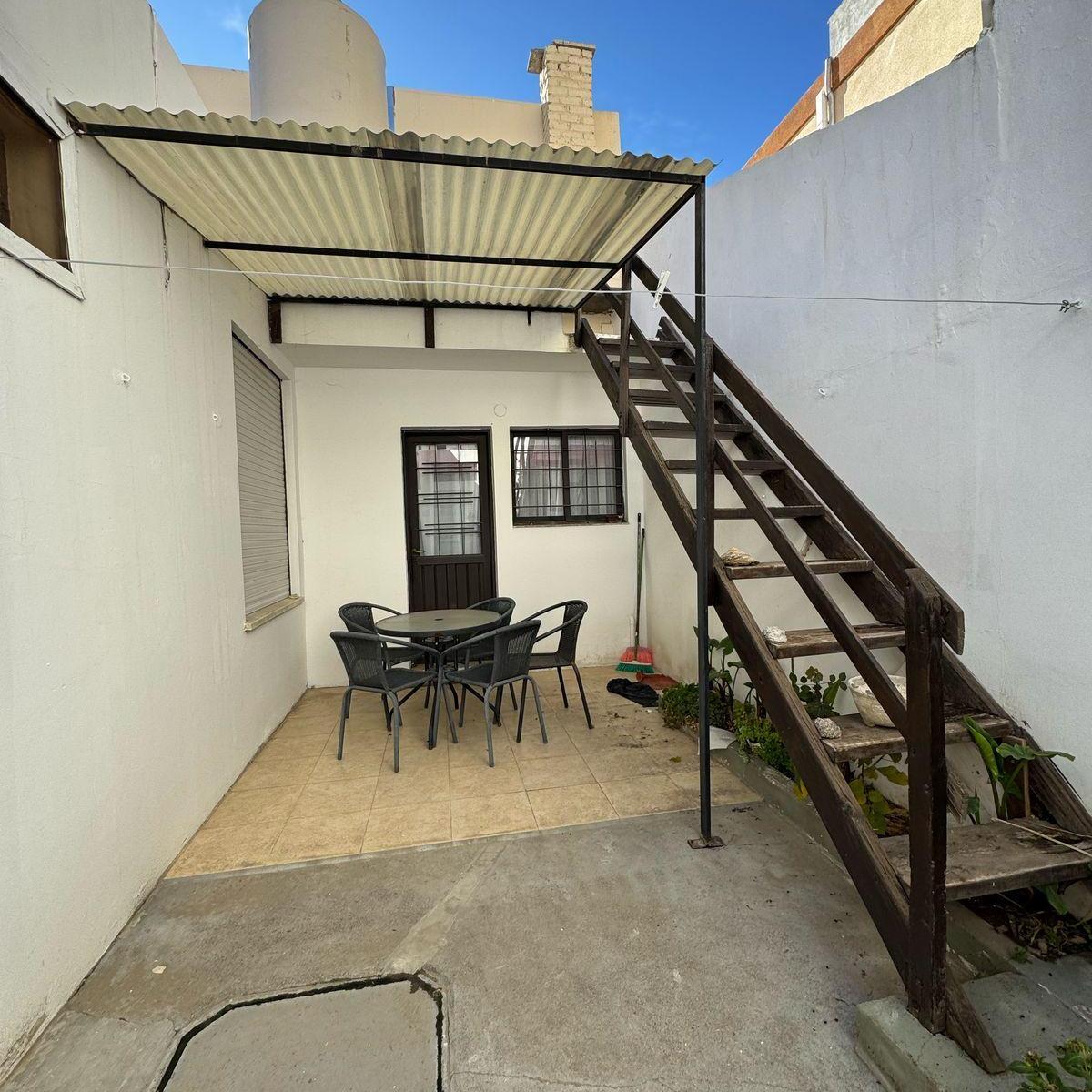 Casa en Venta 3 Dorm Av Gales y Gob. Maiz Precio U$d249.000 3