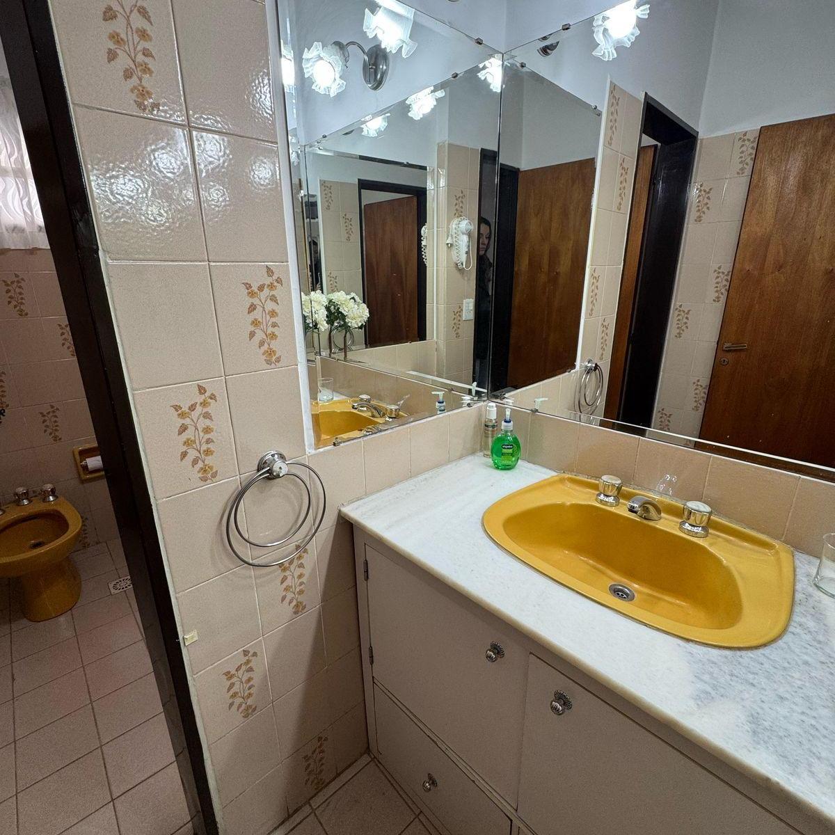 Foto de Casa en Venta 3 Dorm Av. Gales y Gob. Maiz Precio u$d249.000, imagen 4
