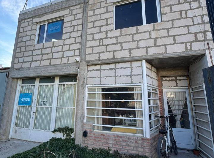 Casa en Venta 2 Dorm 25 de Mayo e/ Alsua de Corbetto y Av. Hansen u$d133.000 3