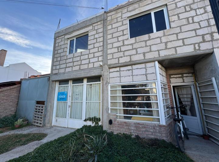 Casa en Venta 2 Dorm 25 de Mayo e/ Alsua de Corbetto y Av. Hansen u$d133.000 1