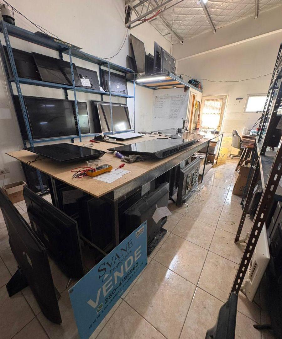 Foto de Local en Venta España N°541 e/ Maiz y Alvear Precio u$d173.000, imagen 2